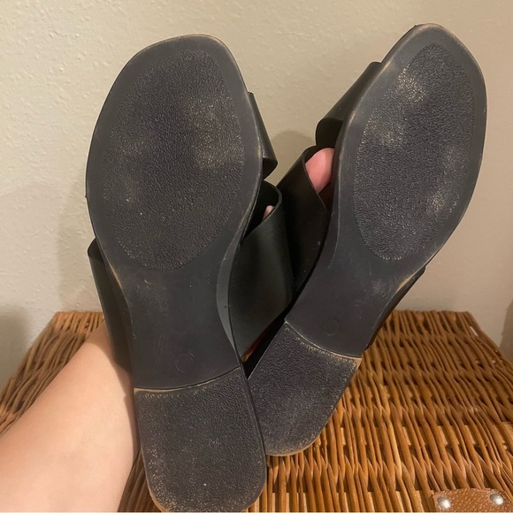 Saks Fifth Avenue Leather Criss Cross Sandals Women’s 7.5 Black Flat Minimalist - Picture 5 of 6